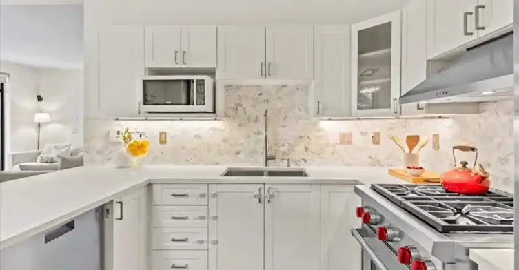 2688 Vine Street, Vancouver, BC, V6K 4T6 - 15