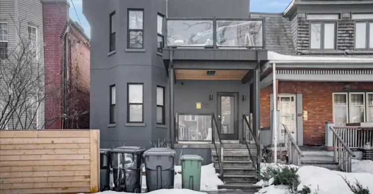 15 Thorburn Avenue, Toronto, ON, M6K 1C4 - 2