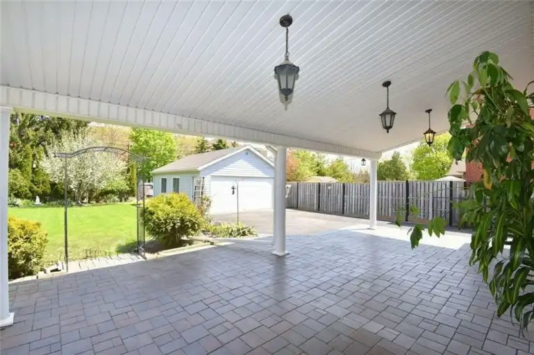 32 Blossom Lane, Hamilton, ON, L9C 2W6 - 10