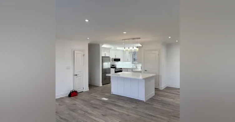 32 Blossom Lane, Hamilton, ON, L9C 2W6 - 4