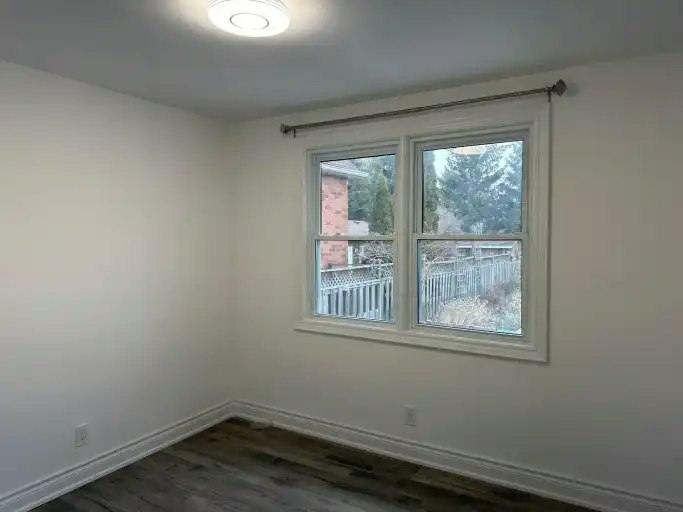 32 Blossom Lane, Hamilton, ON, L9C 2W6 - 9