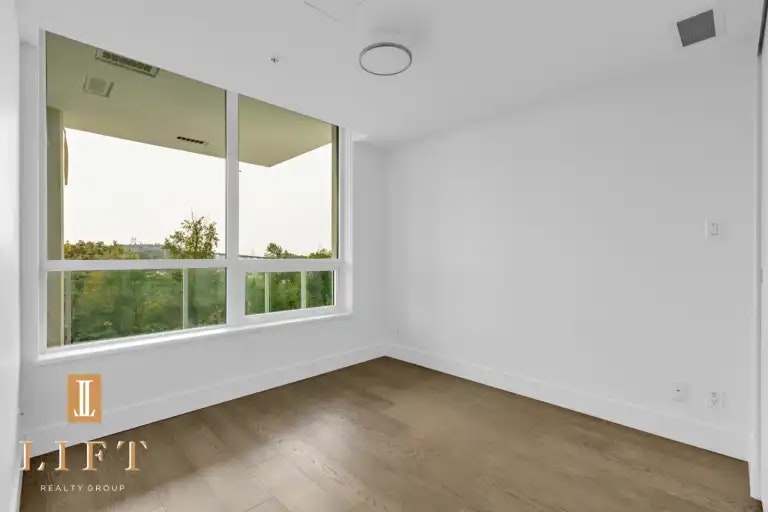 1632 Lions Gate Lane, North Vancouver, BC, V7P 0E2 - 8