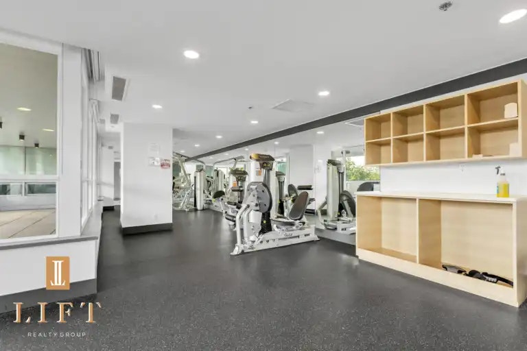 1632 Lions Gate Lane, North Vancouver, BC, V7P 0E2 - 17