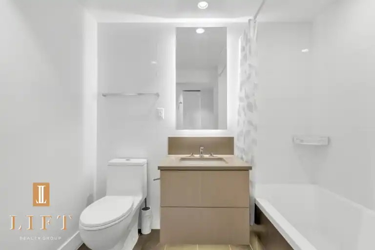 1632 Lions Gate Lane, North Vancouver, BC, V7P 0E2 - 10