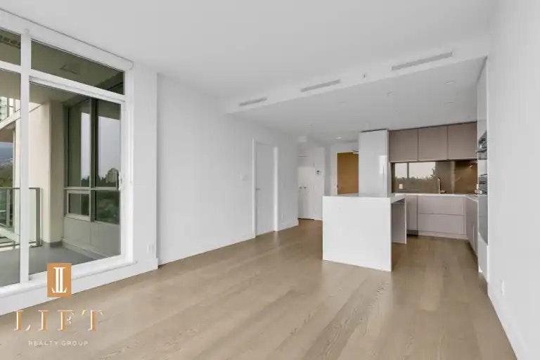 1632 Lions Gate Lane, North Vancouver, BC, V7P 0E2 - 4