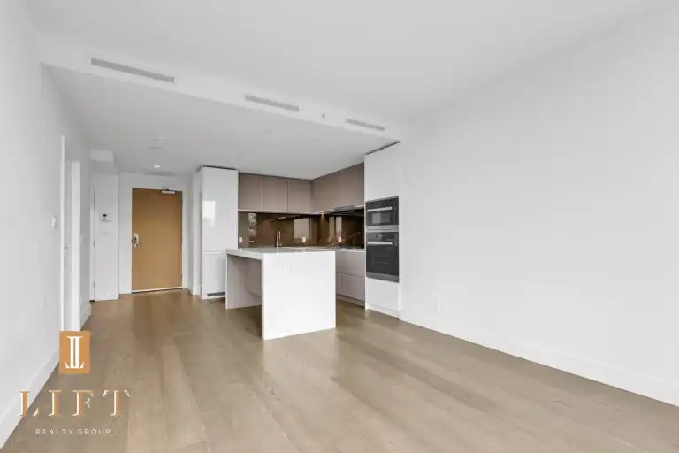 1632 Lions Gate Lane, North Vancouver, BC, V7P 0E2 - 5