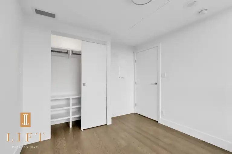1632 Lions Gate Lane, North Vancouver, BC, V7P 0E2 - 9