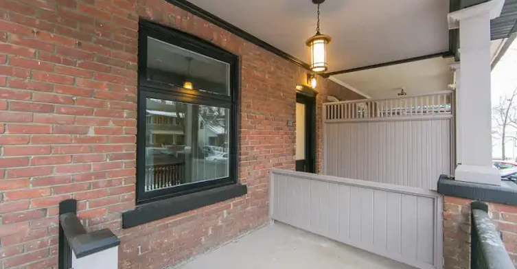 19 Fernwood Park Avenue, Toronto, ON, M4E 3E8 - 4