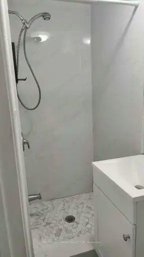 372 Woodbine Avenue, Toronto, ON, M4L 3P6 - 3