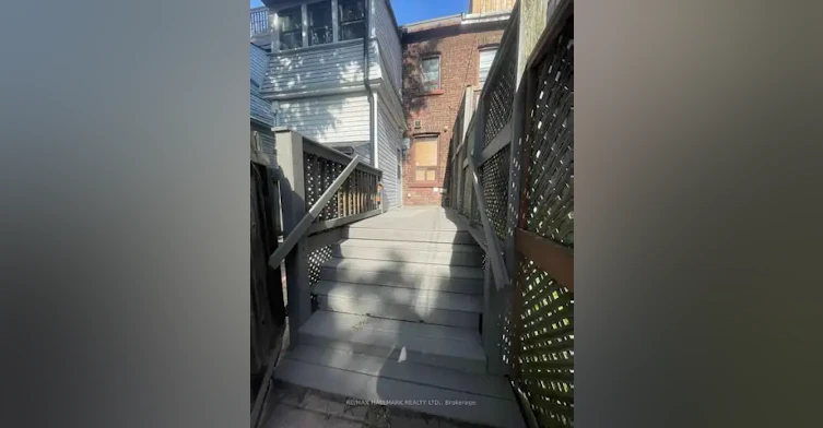 372 Woodbine Avenue, Toronto, ON, M4L 3P6 - 7