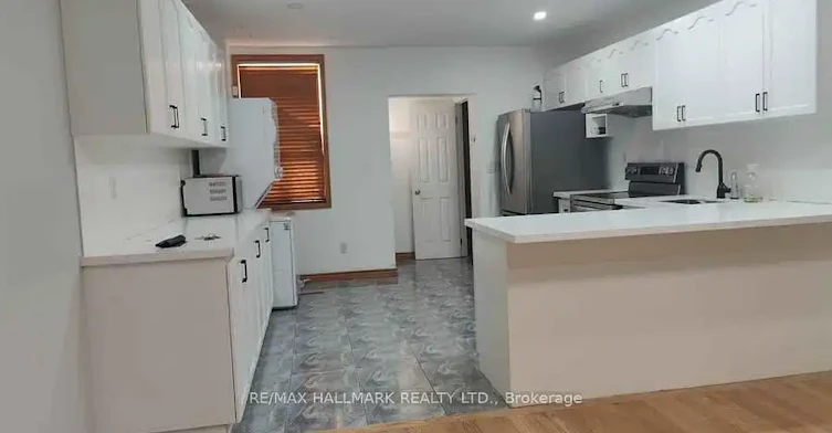 372 Woodbine Avenue, Toronto, ON, M4L 3P6 - 6