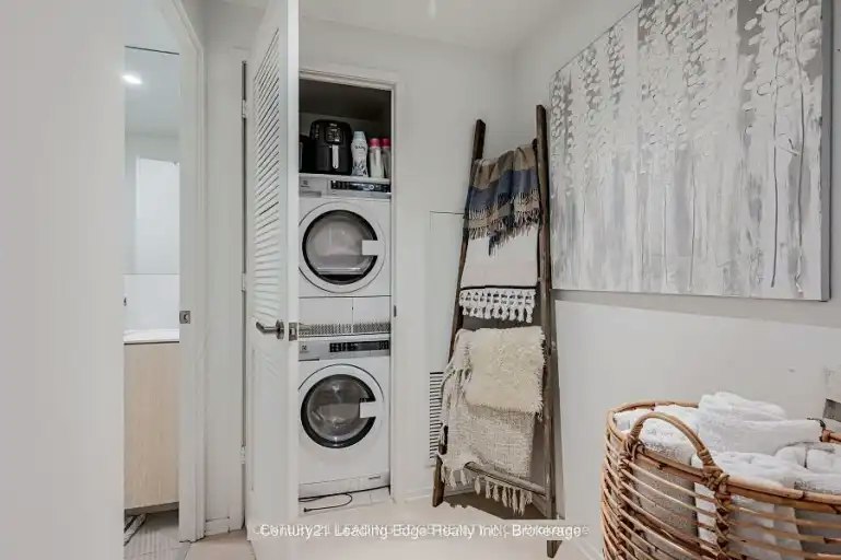 12 Bonnycastle Street, Toronto, ON, M5A 0C8 - 7