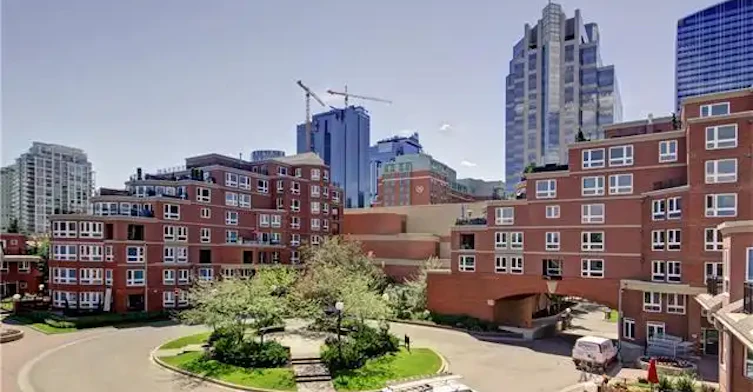 400 Eau Claire Avenue Southwest, Calgary, AB, T2P 3R8 - 4