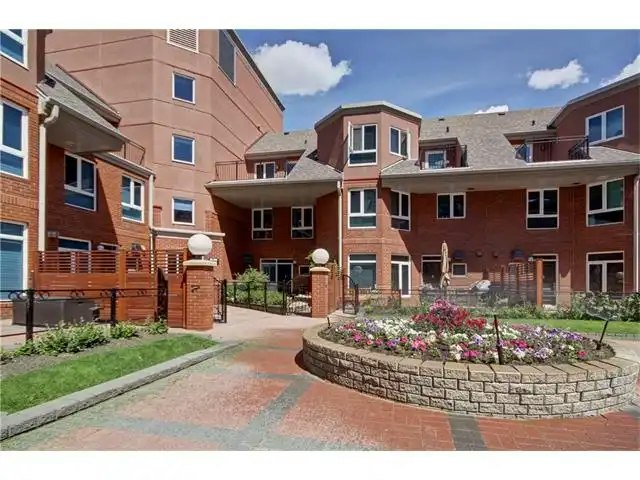 400 Eau Claire Avenue Southwest, Calgary, AB, T2P 3R8 - 3