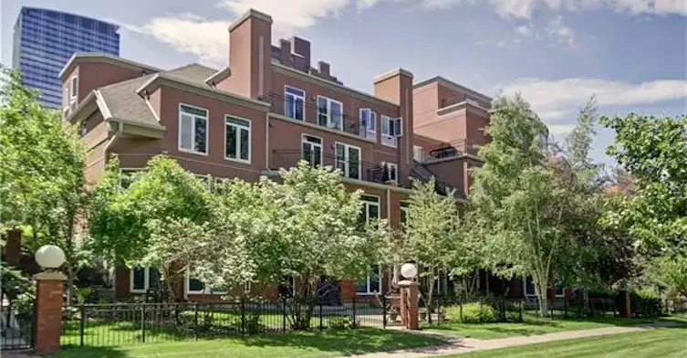 400 Eau Claire Avenue Southwest, Calgary, AB, T2P 3R8 - 5