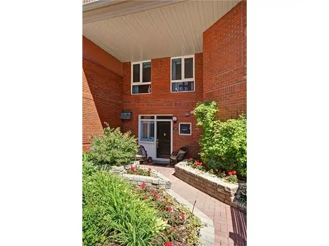400 Eau Claire Avenue Southwest, Calgary, AB, T2P 3R8 - 8