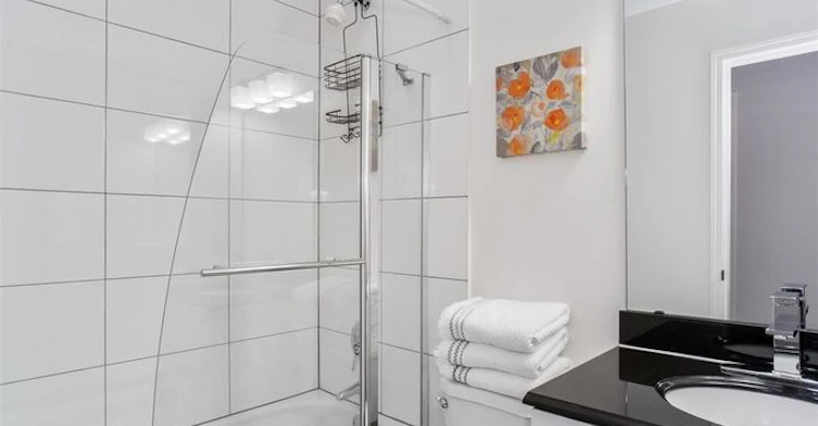 5676 Main Street, Vancouver, BC, V5W 2S4 - 7