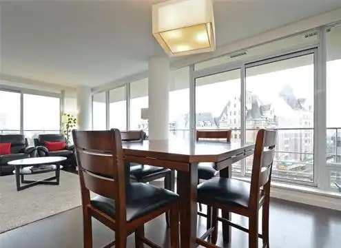 708 Burdett Avenue, Victoria, BC, V8W 0A8 - 2