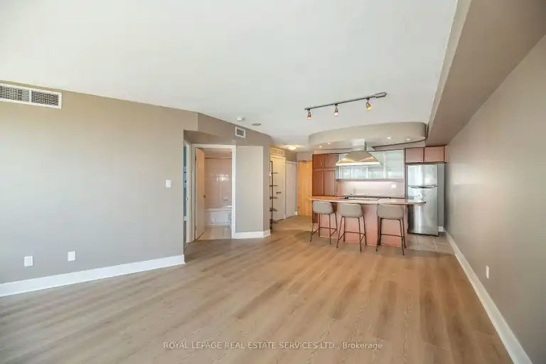 550 Queens Quay West, Toronto, ON, M5V 3M8 - 4