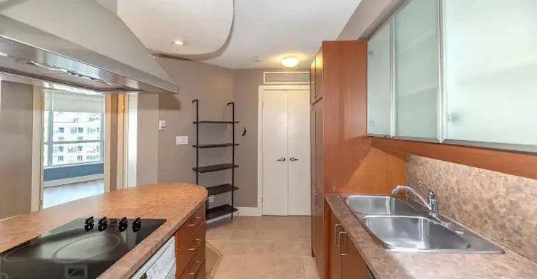 550 Queens Quay West, Toronto, ON, M5V 3M8 - 5