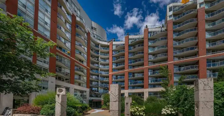 550 Queens Quay West, Toronto, ON, M5V 3M8 - 9
