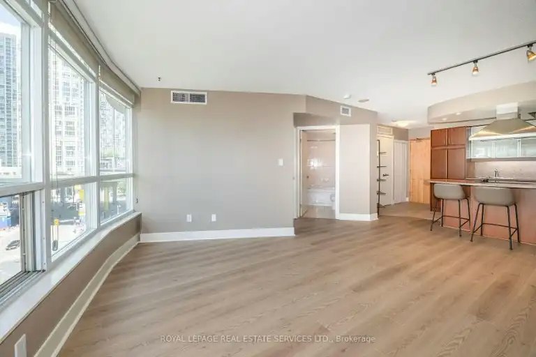 550 Queens Quay West, Toronto, ON, M5V 3M8 - 6