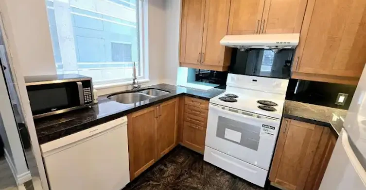 55 Bloor Street East, Toronto, ON, M4W 3W6