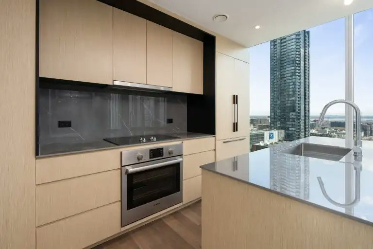 1020 De La Montagne Rue, Montréal, QC, H3G 0H8 - 3