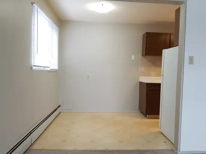 5126 43 Street, Red Deer, AB, T4N 1C5 - 8