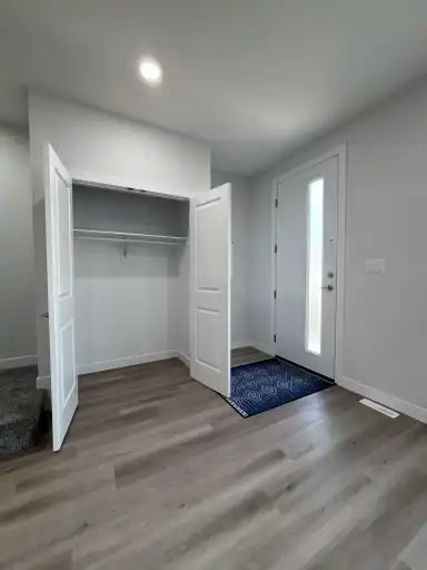13327 119 Street Northwest, Edmonton, AB, T5E 5M6 5