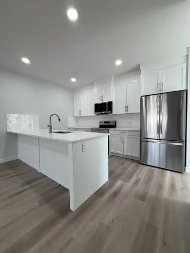 13327 119 Street Northwest, Edmonton, AB, T5E 5M6 2