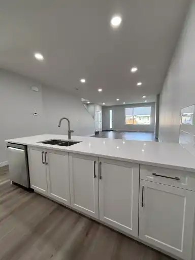 13327 119 Street Northwest, Edmonton, AB, T5E 5M6 3