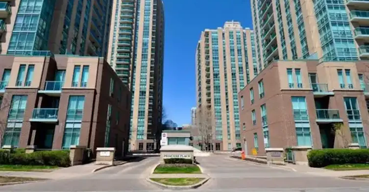 22 Olive Avenue, Toronto, ON, M2N 7G7
