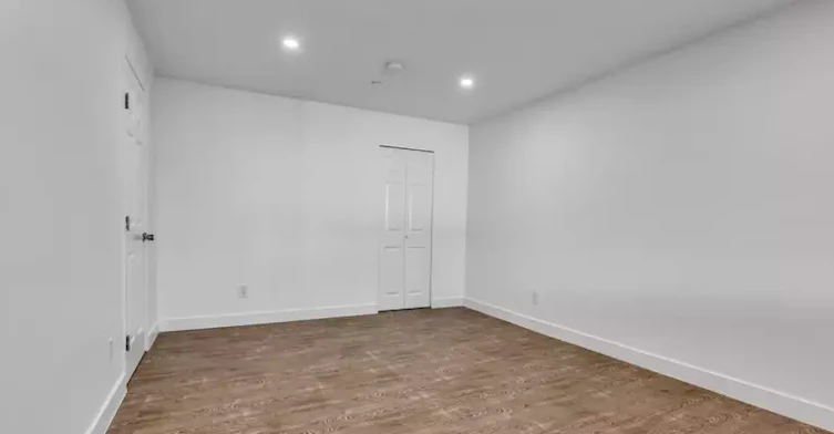 3745 Spruce Street, Burnaby, BC, V5G 1X8 - 9