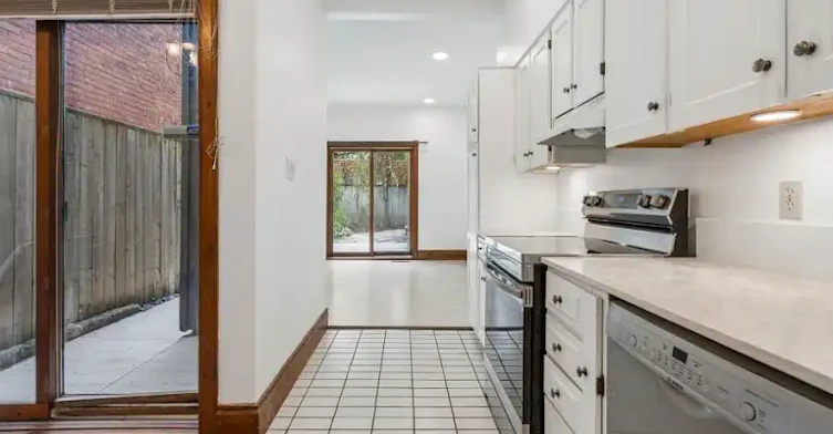 297 Sumach Street, Toronto, ON, M5A 3K4 - 17