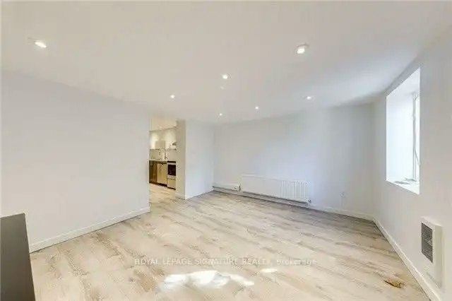 22 Curzon Street, Toronto, ON, M4M 1L4 - 8