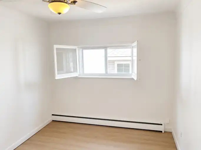 31 Beverley Street, Kingston, ON, K7L 3Y5 - 8