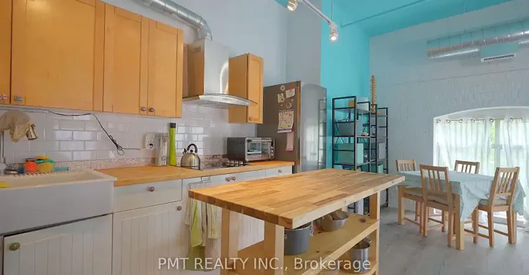 284 Saint Helens Avenue, Toronto, ON, M6H 4A4