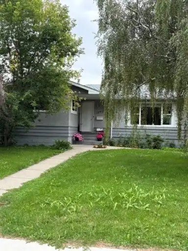 12911 86 Street, Edmonton, AB