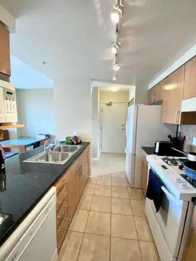 193 Aquarius Mews, Vancouver, BC, V6Z 2Y3 - 4