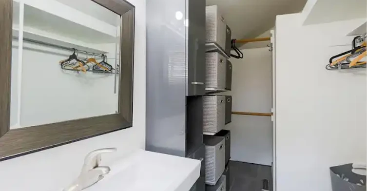 405 Kingston Road, Toronto, ON, M4L 1V1 - 2