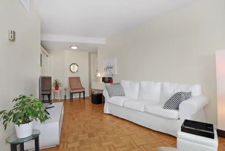 1011 Beach Avenue, Vancouver, BC, V6E 1T8 - 4