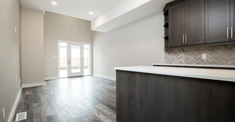 5715 Roblin Boulevard, Winnipeg, MB, R3R 0G8 - 4