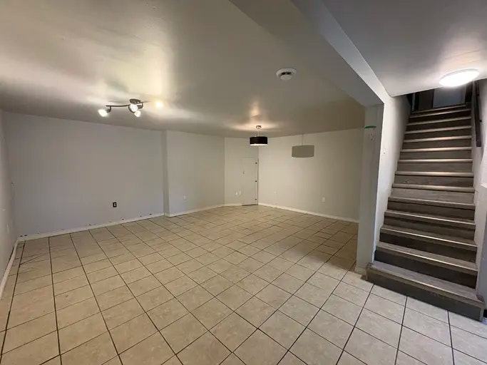 4513 50 Street, Sylvan Lake, AB, T4S 1G9 - 9