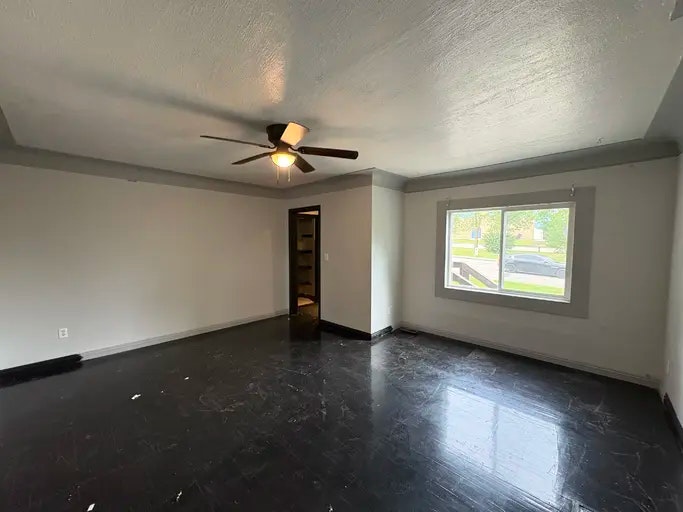4513 50 Street, Sylvan Lake, AB, T4S 1G9 - 3