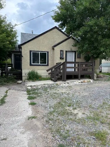 4513 50 Street, Sylvan Lake, AB, T4S 1G9