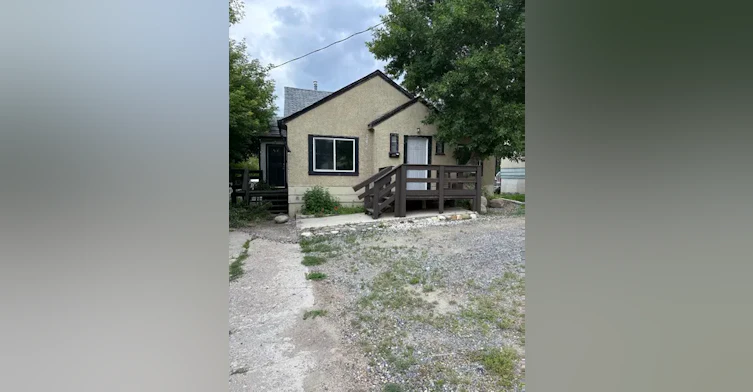 4513 50 Street, Sylvan Lake, AB, T4S 1G9