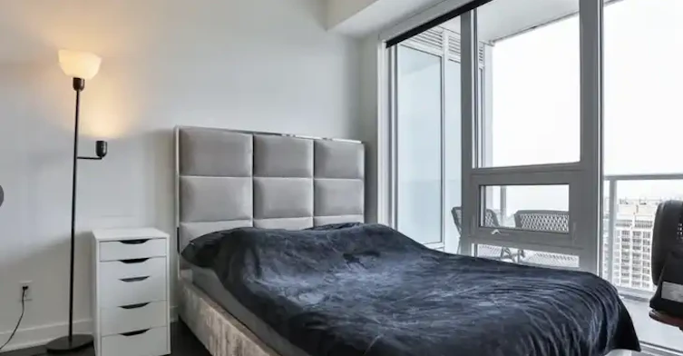 19 Bathurst Street, Toronto, ON, M5V 0N2 - 9