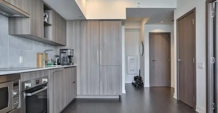19 Bathurst Street, Toronto, ON, M5V 0N2 - 7