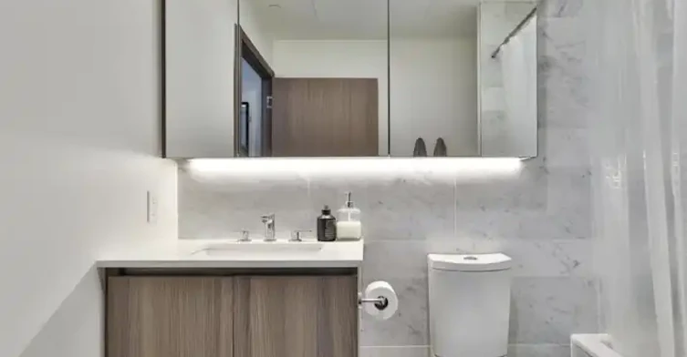 19 Bathurst Street, Toronto, ON, M5V 0N2 - 13